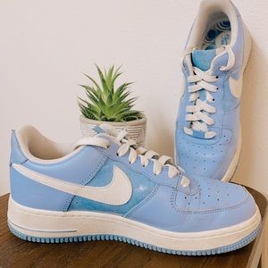 NIKE AIR FORCE 1 BABY BLUE